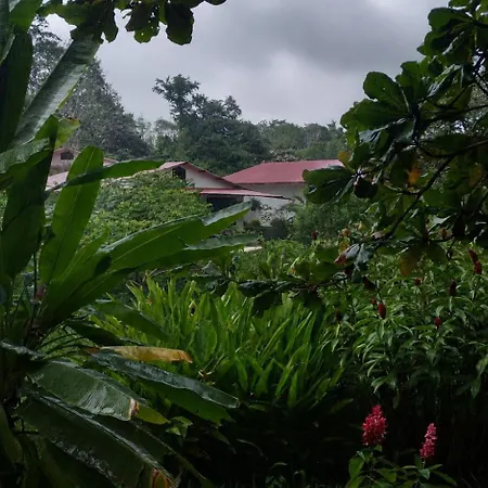 Los Susurros. Casa-3